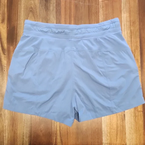 Lululemon Dance Studio High Rise Short 3.5" Oasis Blue Sz 8 - Picture 2 of 7
